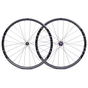 Reynolds BLACKLABEL G700 EXPERT