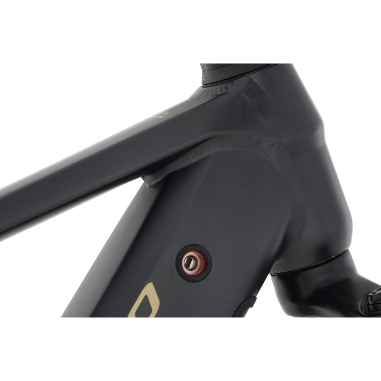 MEGAMO REACH HT 05 SUV